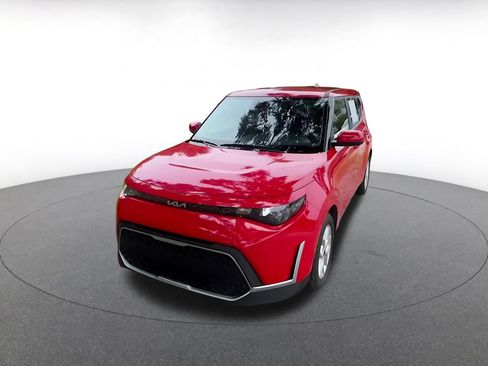 Used 2025 Kia Soul LX w/ LX Technology Package FWD image 6