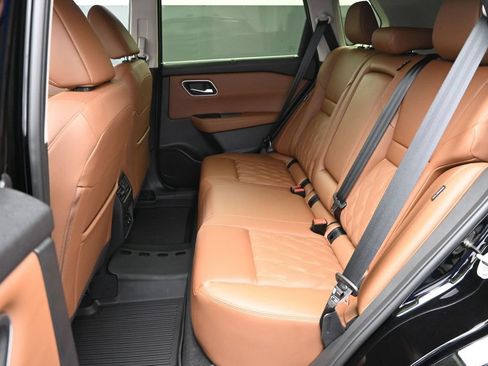 Certified 2026 Nissan Rogue SV FWD image 24