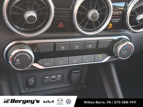 Used 2024 Nissan Sentra SV image 18