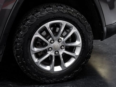 Used 2015 Jeep Grand Cherokee Limited image 52