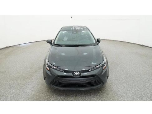 Used 2025 Toyota Corolla LE FWD image 19