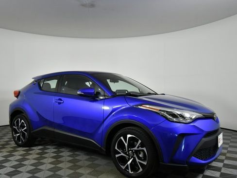 Used 2022 Toyota C-HR image 9