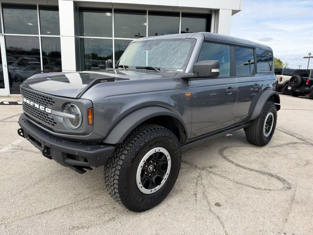 Used 2025 Ford Bronco Badlands AWD/4WD image 3