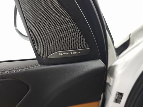 Used 2024 BMW X5 xDrive40i w/ Premium Package image 16