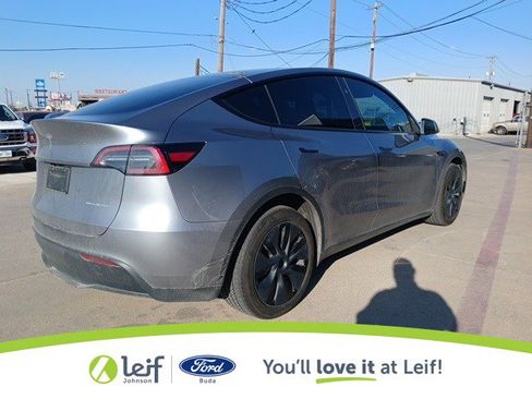 Used 2025 Tesla Model Y Long Range image 3