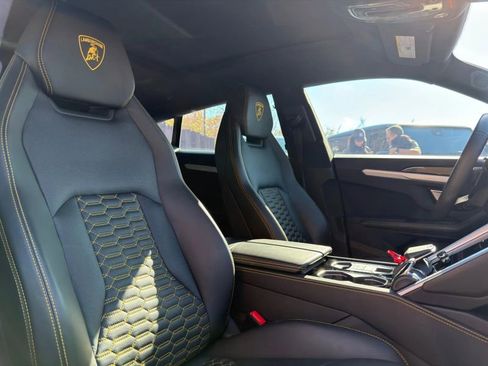 Used 2020 Lamborghini Urus image 23