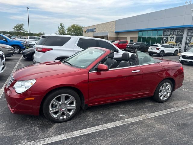 Used 2010 Chrysler Sebring Limited FWD image 6