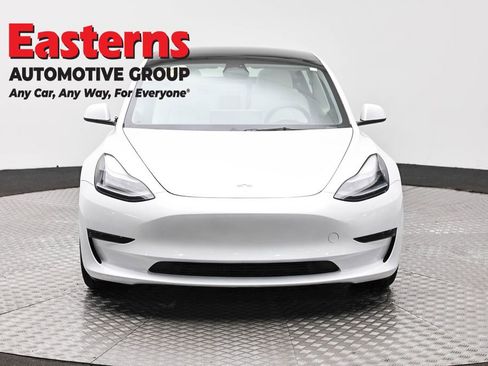 Used 2023 Tesla Model 3 Standard Range image 2