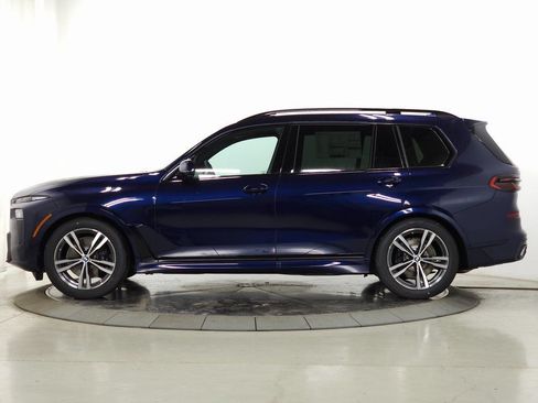 Used 2026 BMW X7 xDrive40i w/ M Sport Package AWD/4WD image 4