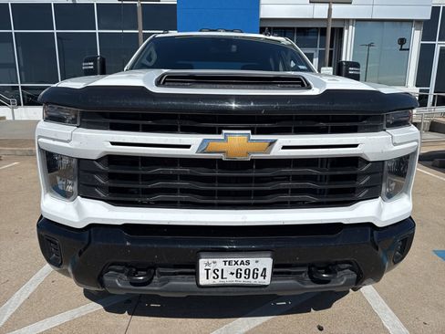 Used 2024 Chevrolet Silverado 2500 Custom w/ Custom Value Package AWD/4WD image 2