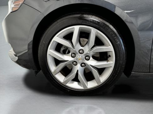 Used 2018 Chevrolet Impala Premier FWD image 50