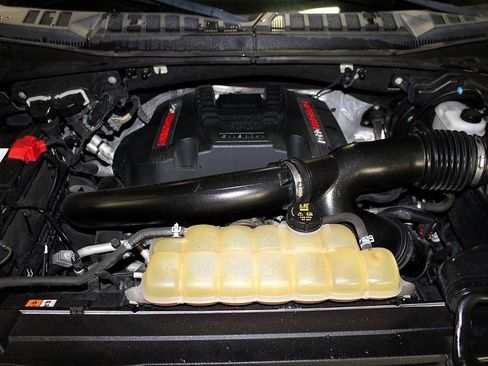 Used 2019 Ford F150 Raptor image 9