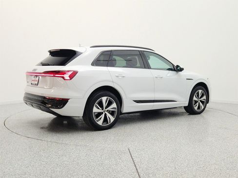 Used 2024 Audi Q8 e-tron Premium AWD/4WD image 5