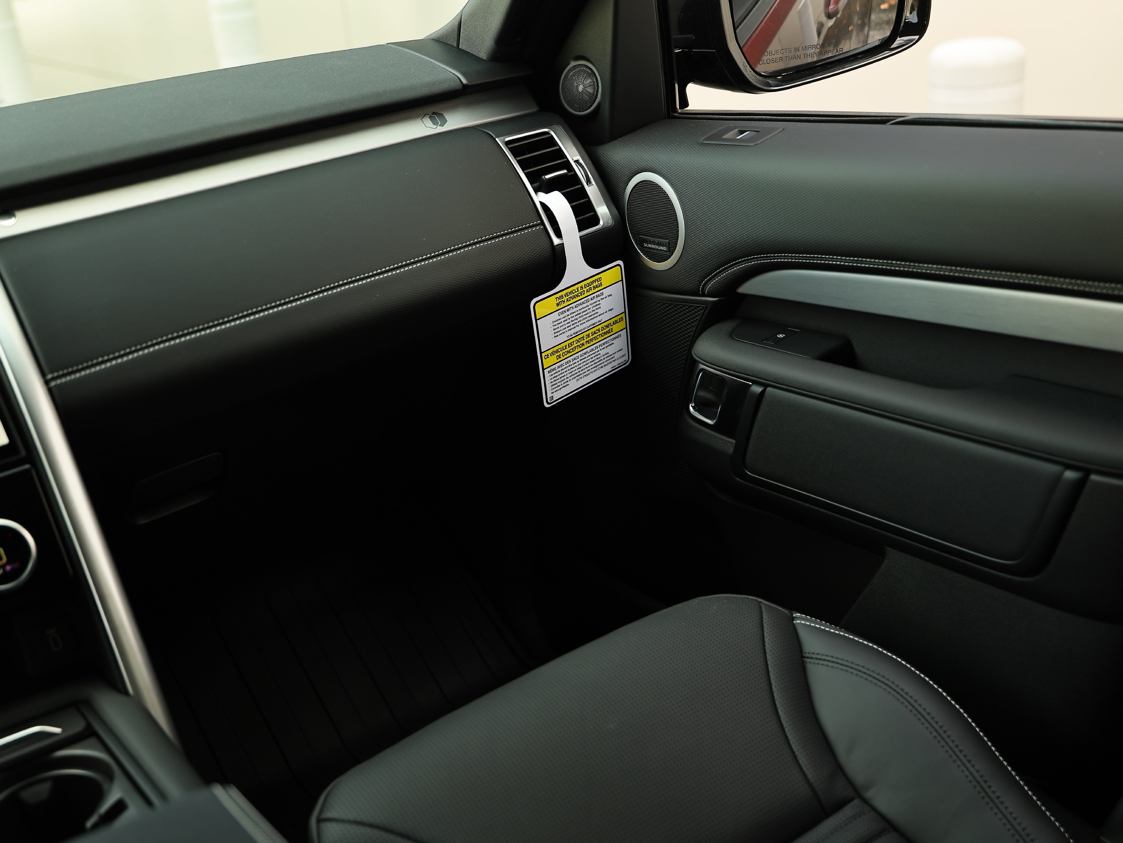 New 2026 Land Rover Discovery Limited Edition AWD/4WD image 37
