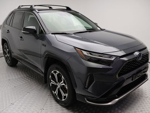 Used 2023 Toyota RAV4 XSE w/ Weather Package AWD/4WD image 6