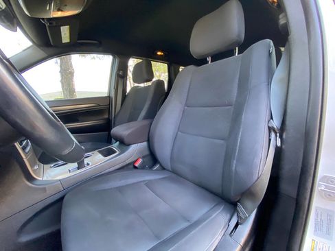 Used 2015 Jeep Grand Cherokee Laredo w/ Quick Order Package 23E image 33