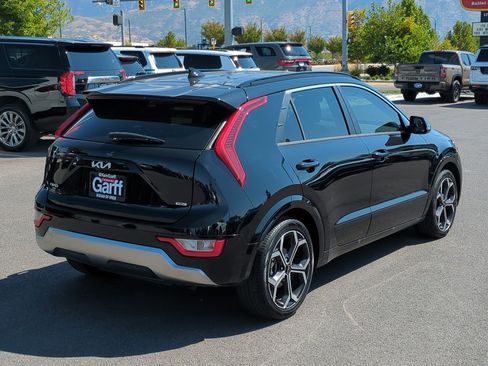 Used 2023 Kia Niro EX Touring image 3