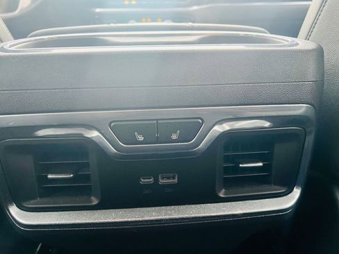 Used 2024 GMC Sierra 1500 SLT w/ SLT Premium Plus Package image 39