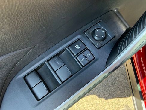 Used 2025 Toyota RAV4 LE AWD/4WD image 12