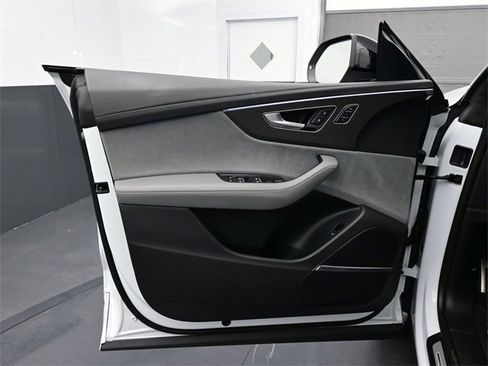 Used 2024 Audi SQ8 Prestige image 7