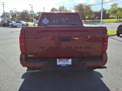 Certified 2025 Toyota Tacoma TRD Sport w/ TRD Sport Premium Package AWD/4WD image 11