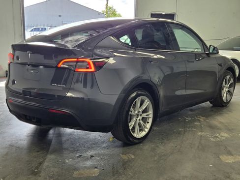 Used 2022 Tesla Model Y Long Range AWD/4WD image 4