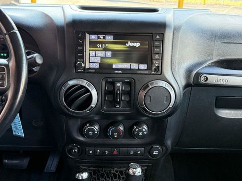 Used 2017 Jeep Wrangler Unlimited Sport w/ Quick Order Package 24S AWD/4WD image 28
