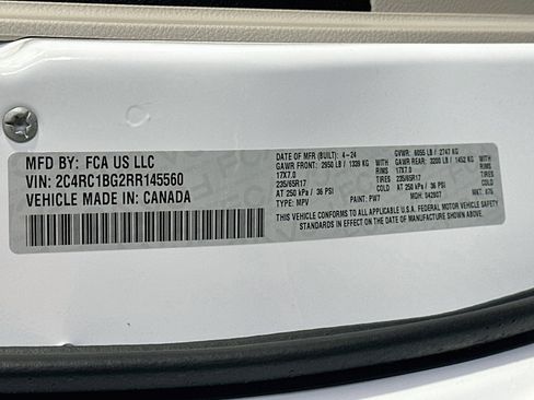 Used 2024 Chrysler Pacifica Touring-L FWD image 12