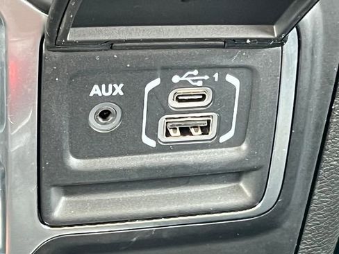 Used 2023 Jeep Gladiator Sport AWD/4WD image 28