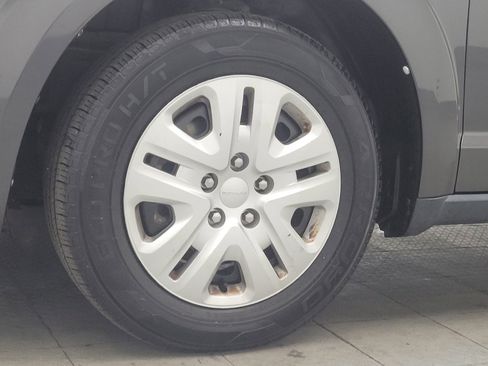 Used 2017 Dodge Journey SE image 31