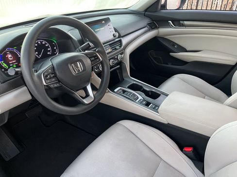 Used 2018 Honda Accord Hybrid image 19