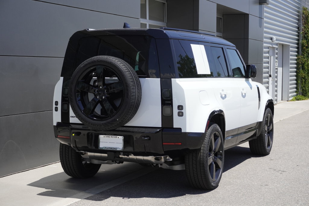 New 2026 Land Rover Defender 110 X-Dynamic SE AWD/4WD image 2