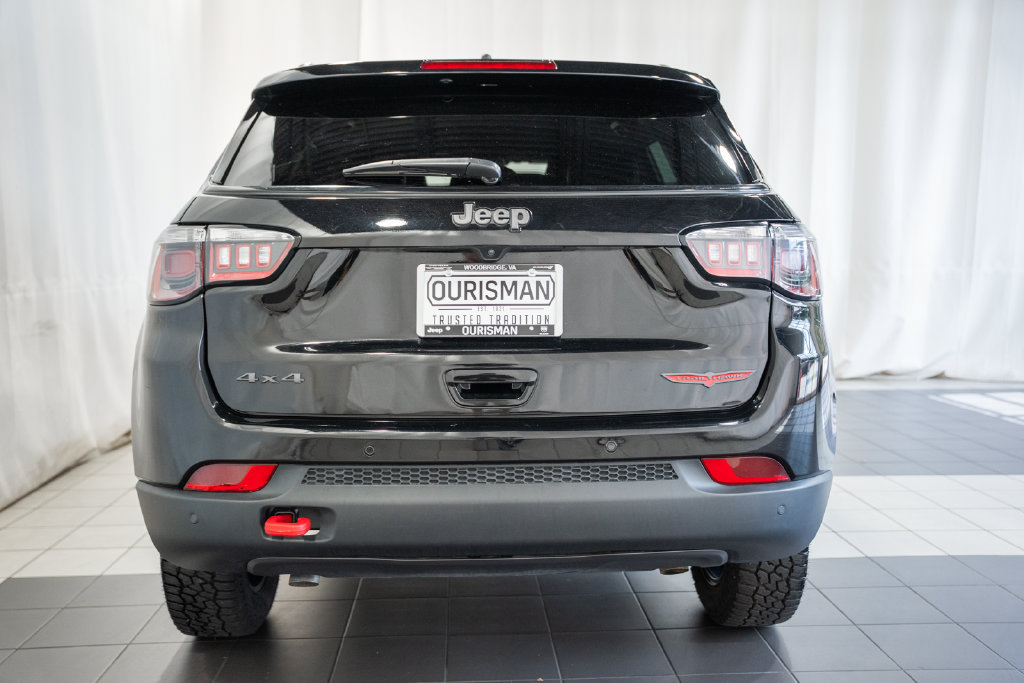 Certified 2025 Jeep Compass Trailhawk AWD/4WD image 5