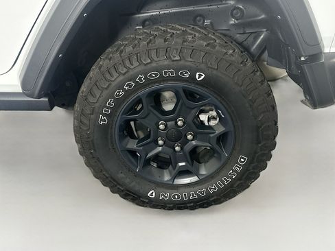 Used 2023 Jeep Wrangler Unlimited w/ Cold Weather Group AWD/4WD image 11