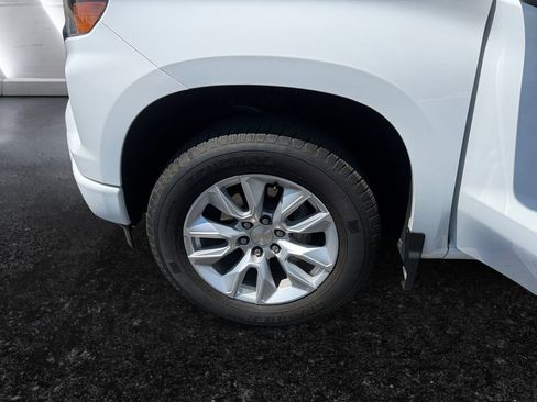 Certified 2023 Chevrolet Silverado 1500 Custom RWD image 9