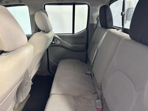 Used 2017 Nissan Frontier SV RWD image 24