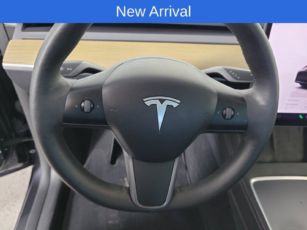Used 2024 Tesla Model Y 2WD image 13