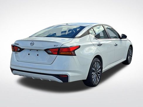 Used 2024 Nissan Altima 2.5 SV FWD image 7