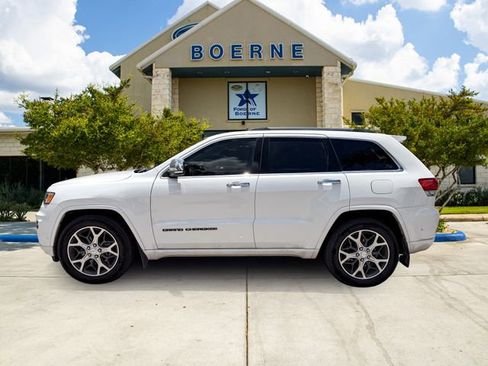 Used 2019 Jeep Grand Cherokee Overland RWD image 2
