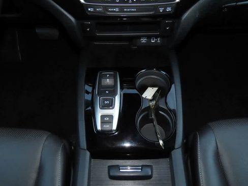 Used 2020 Honda Ridgeline RTL-E image 24