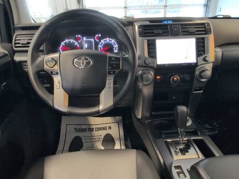 Used 2022 Toyota 4Runner SR5 Premium w/ Moonroof Package AWD/4WD image 17