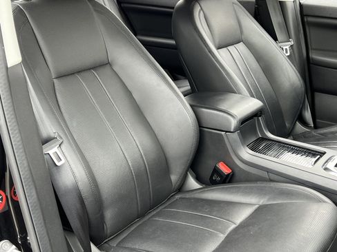 Used 2018 Land Rover Discovery Sport HSE image 15