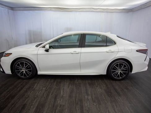 Used 2021 Toyota Camry SE FWD image 7