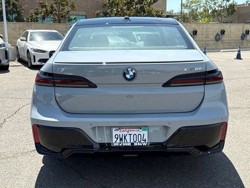 Used 2025 BMW i7 xDrive60 AWD/4WD image 10