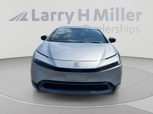 Used 2025 Toyota Prius XLE AWD/4WD image 8