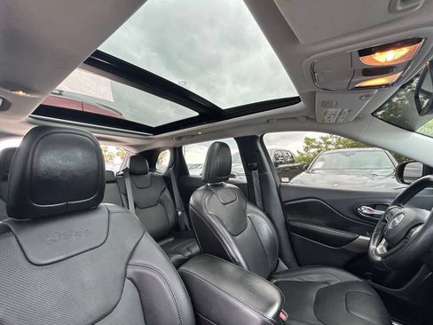 Certified 2020 Jeep Cherokee Limited AWD/4WD image 33