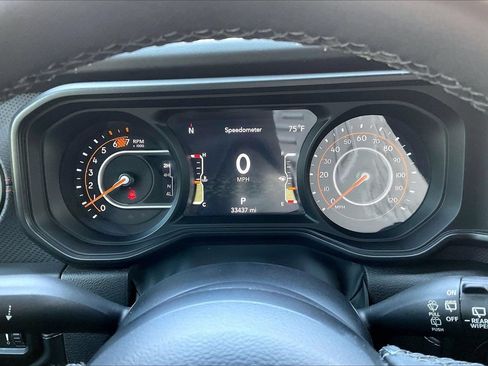 Used 2025 Jeep Wrangler Unlimited Rubicon w/ Safety Group AWD/4WD image 10
