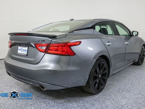 Used 2018 Nissan Maxima SR w/ Midnight Edition FWD image 7