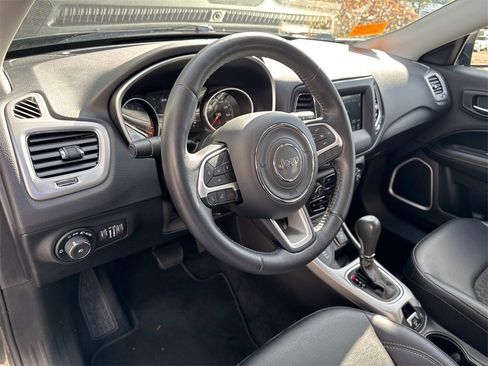 Used 2019 Jeep Compass Latitude image 20