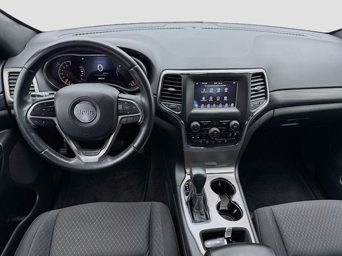 Used 2019 Jeep Grand Cherokee Laredo RWD image 14